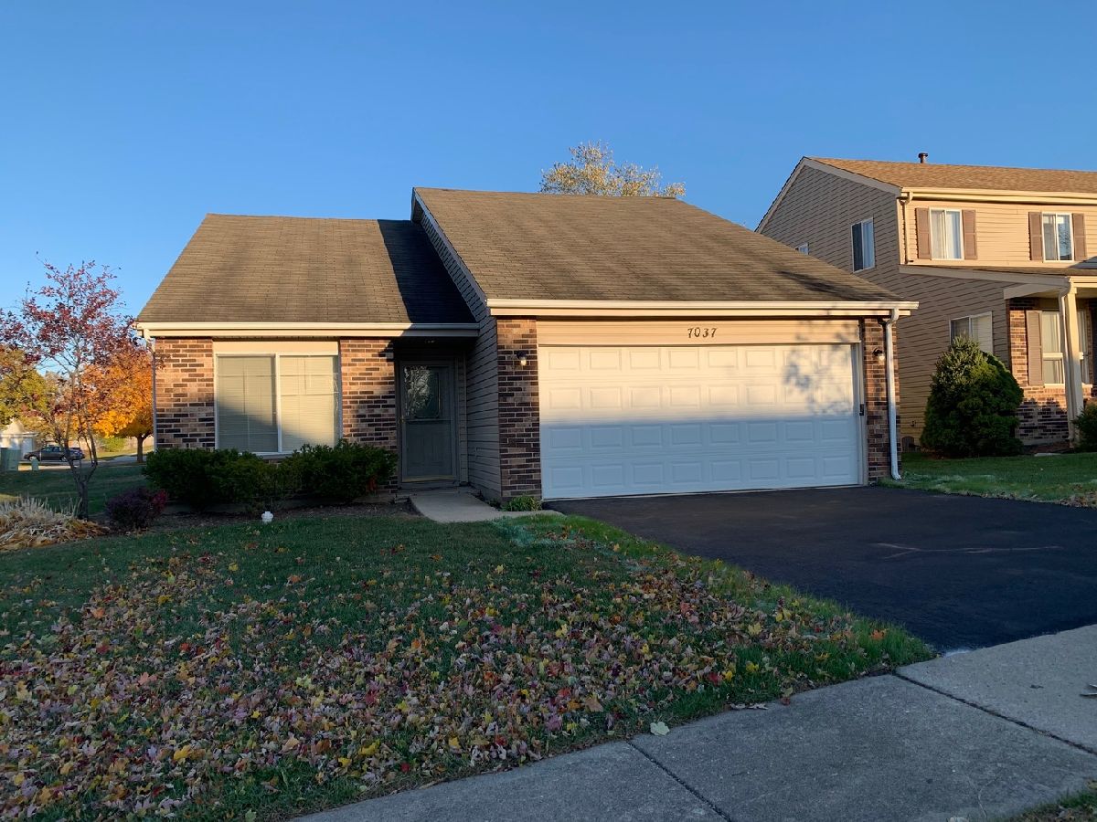 Homes Rented Amber Lakes Woodridge Illinois, 7037 Yorkshire