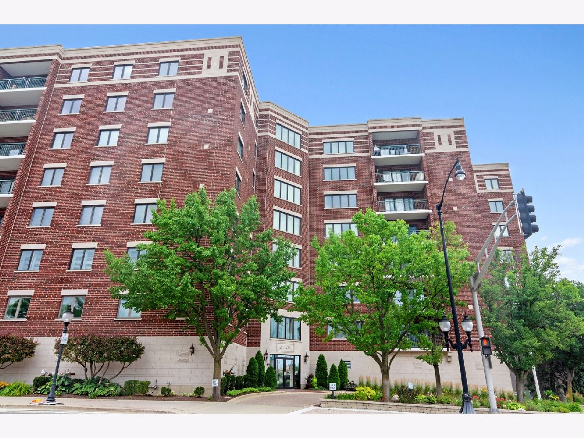 Condominiums Sold Towne Place Arlington Heights Illinois, 201 Vail