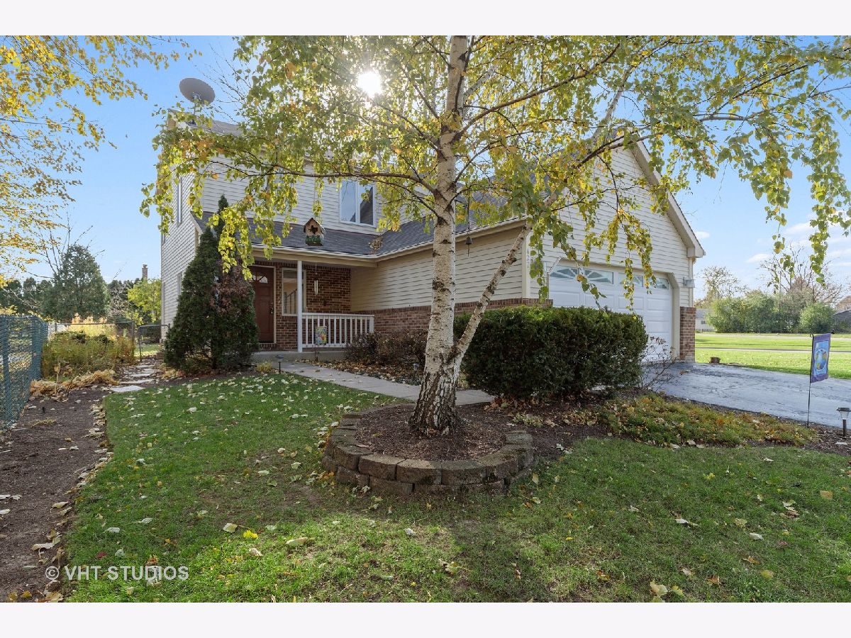 Homes Sold Country Brook Estates Mundelein Illinois, 627 Courtland