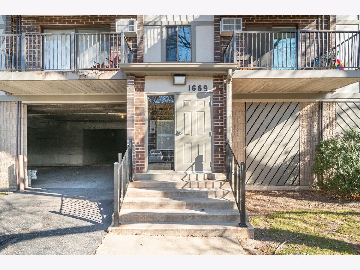 Condominiums Sold Quail Ridge Naperville Illinois, 1669 Ishnala