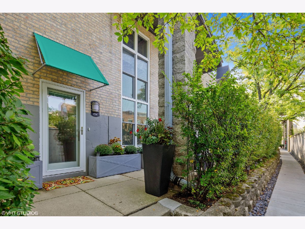 Townhomes & Condos Sold Altgeld Court Condos Chicago Illinois, 1300 Altgeld