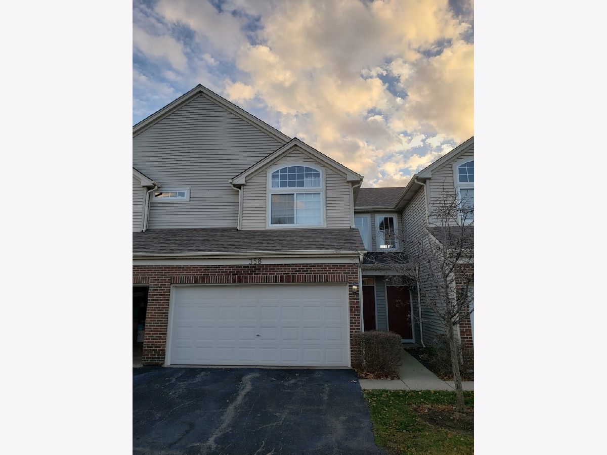 Townhomes & Condos Rented Union Square Hainesville Illinois, 358 Tower