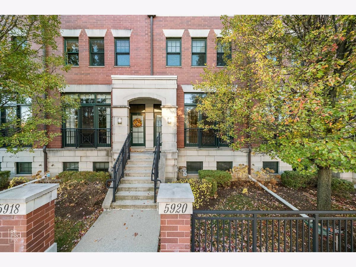 Condominiums & Homes Sold Norwood Court Chicago Illinois, 5920 Northwest