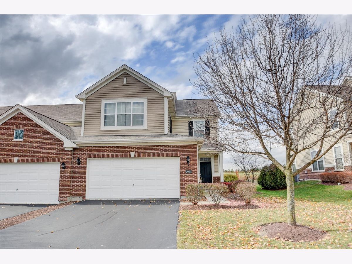 Townhomes Rented Savannah Crossing Aurora Illinois, 2954 Church