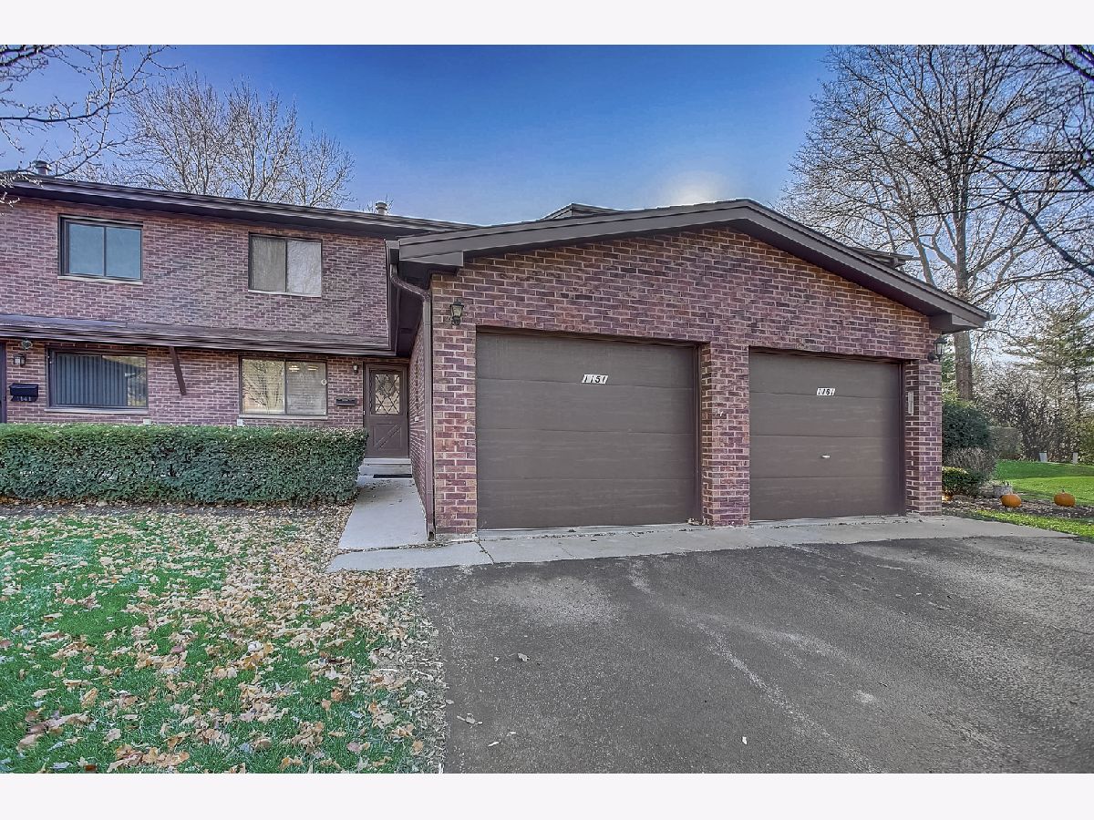 Townhomes & Condos & Homes Sold Knollwood Lake Zurich Illinois, 1151 Geneva