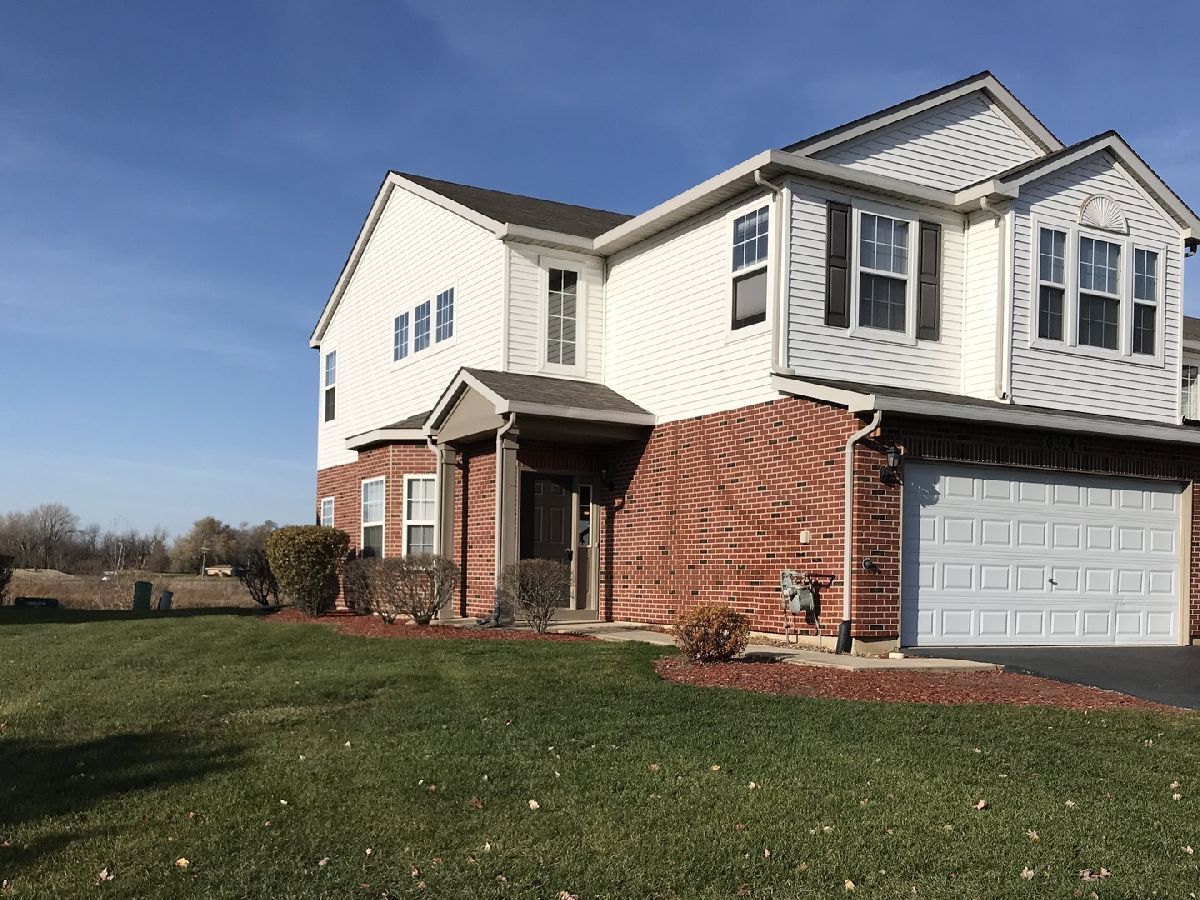 Homes & Townhomes & Condos Rented Gleneagle Trail Matteson Illinois, 6324 Pondview