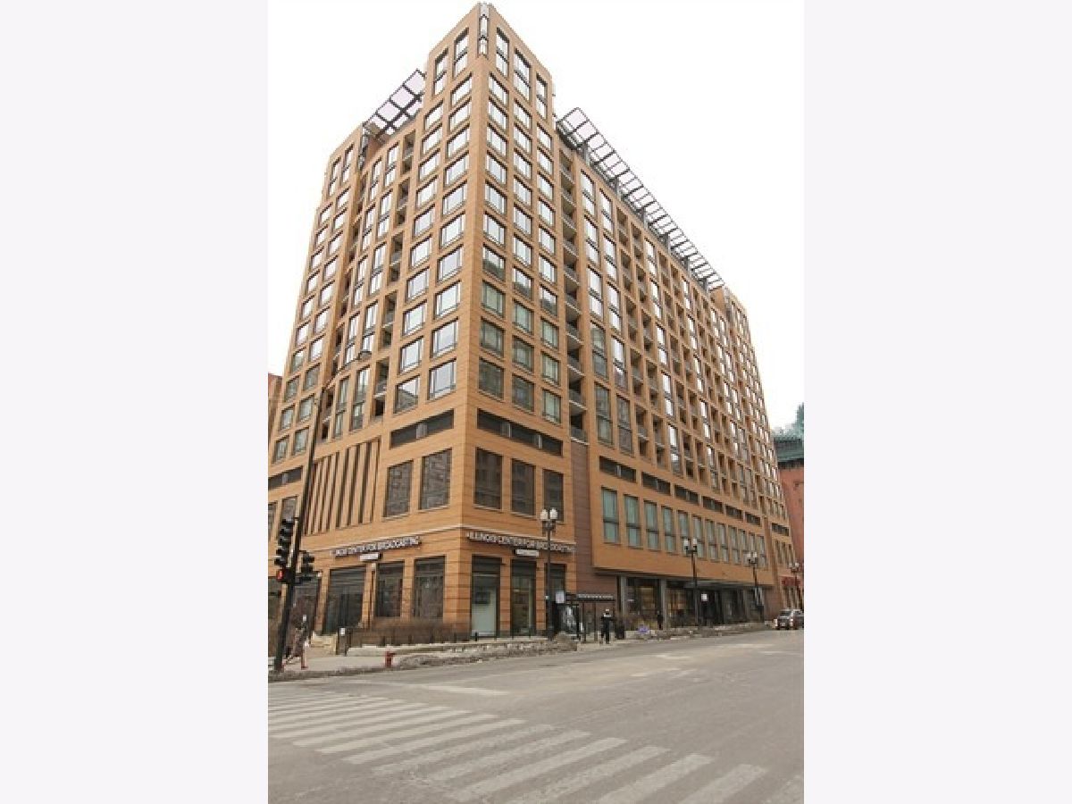 Condominiums Rented Library Tower Chicago Illinois, 520 State