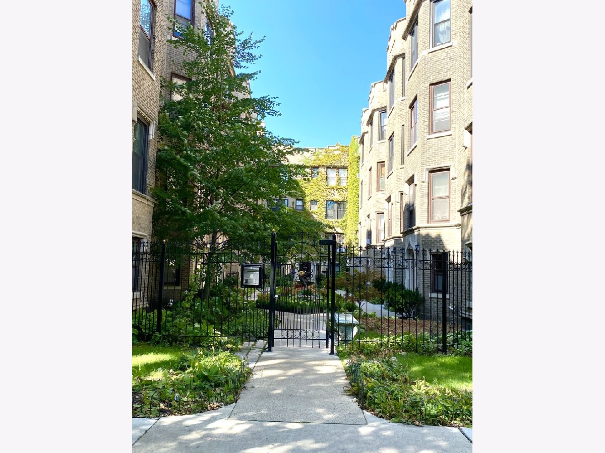 Condos & Townhomes Rented Jarvis On The Lake Chicago Illinois, 1226 Jarvis