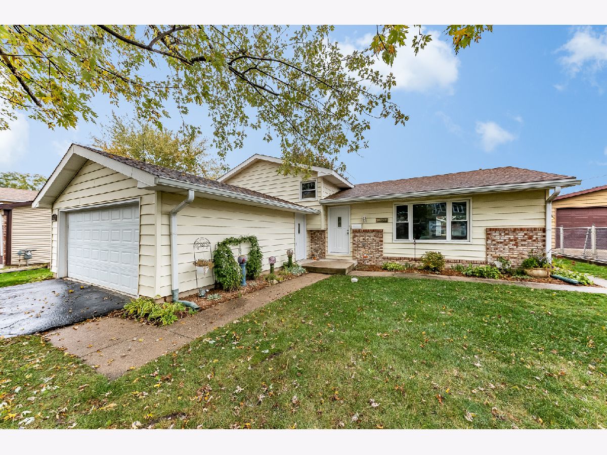 Homes Sold Gingerwood Oak Forest Illinois, 16813 Meadowdale