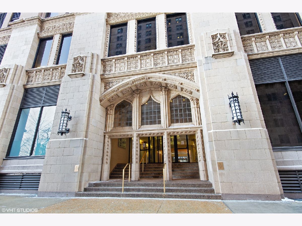 Condominiums Rented Lake Shore Place Chicago Illinois, 680 Lake Shore