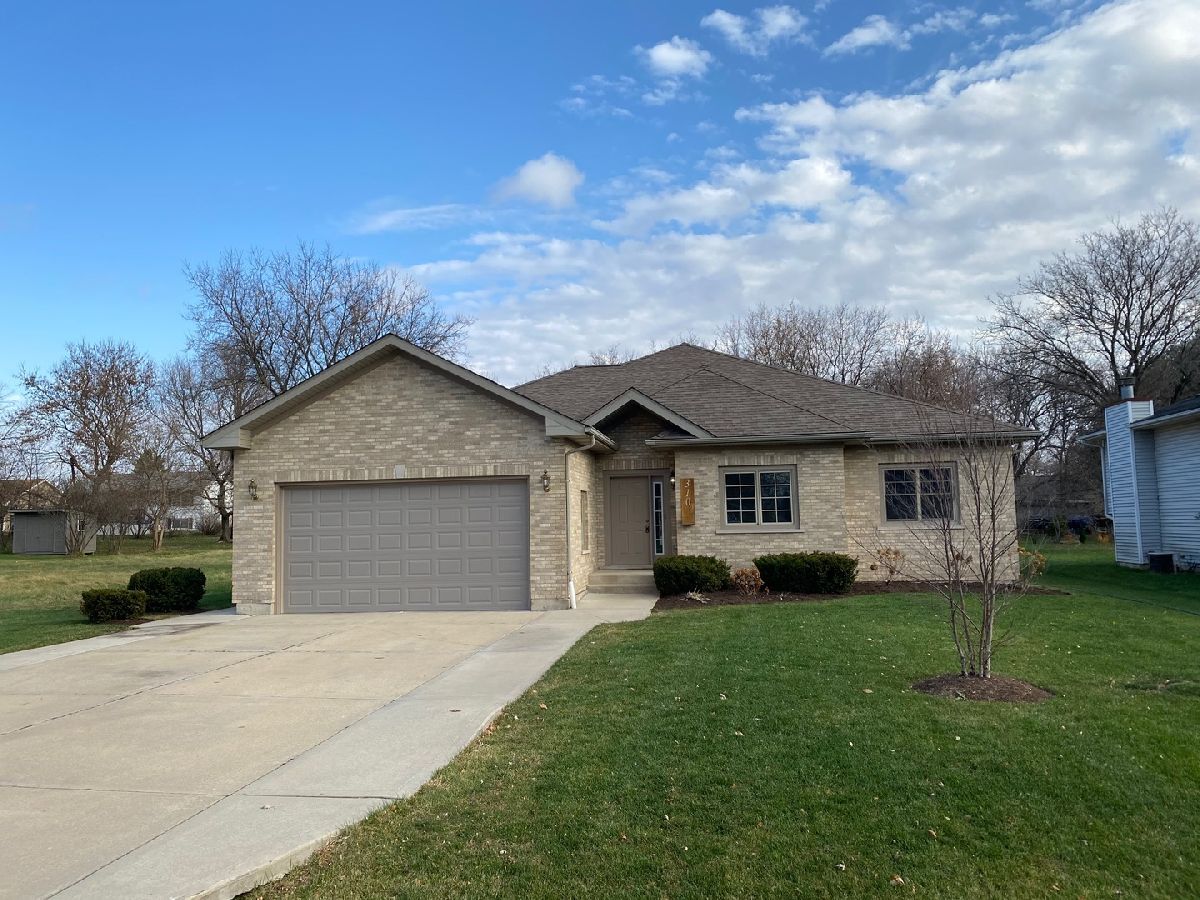 Rented Poplar Grove Illinois, 310 Benedict