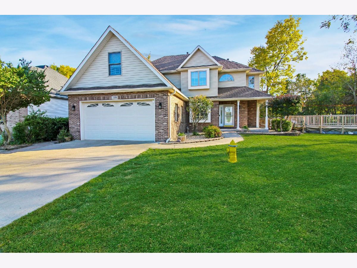 Homes & Townhomes Sold Rivers Edge Minooka Illinois, 209 Sibley