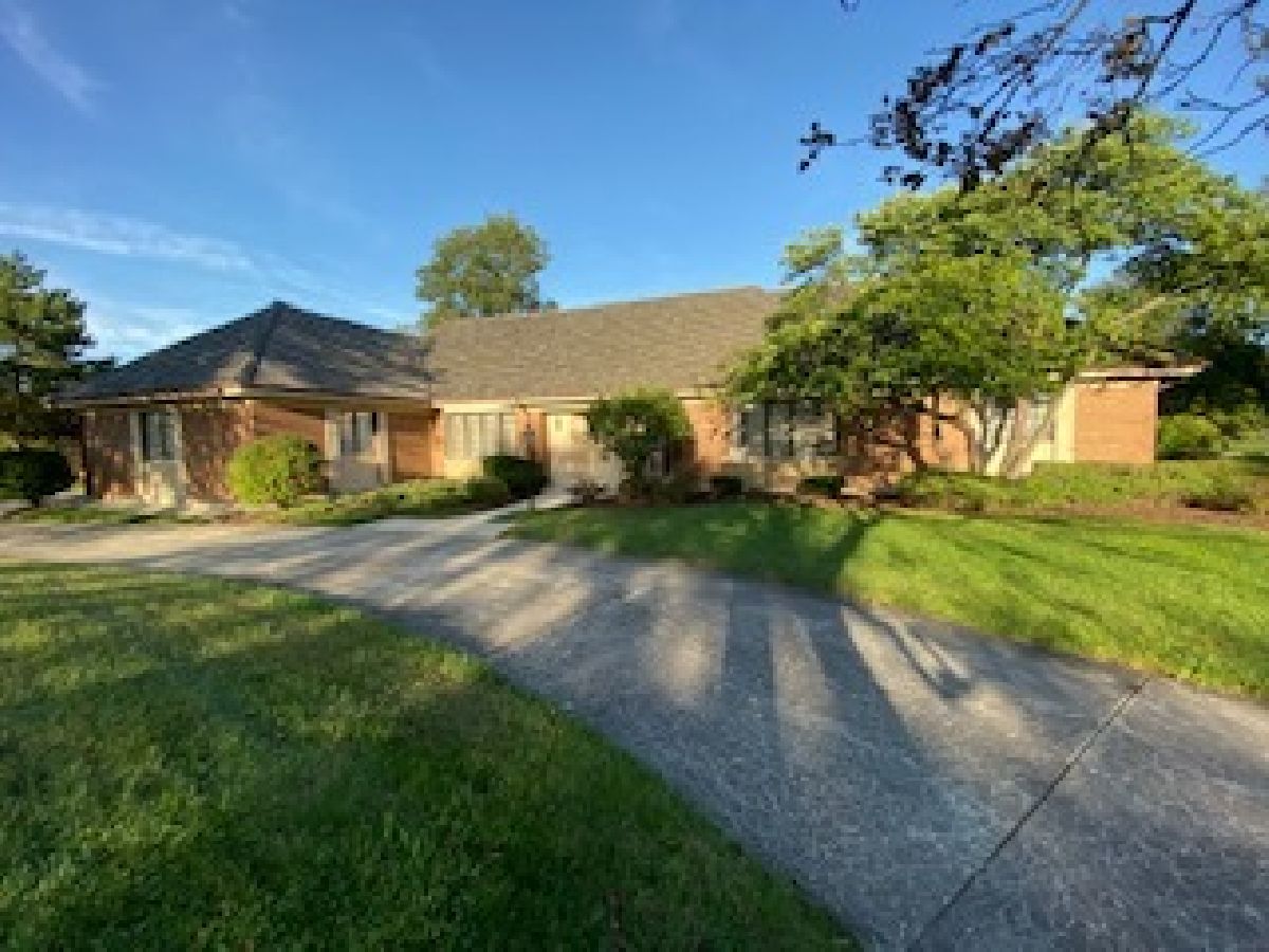 Homes Rented Midwest Club Oak Brook Illinois, 406 Midwest Club