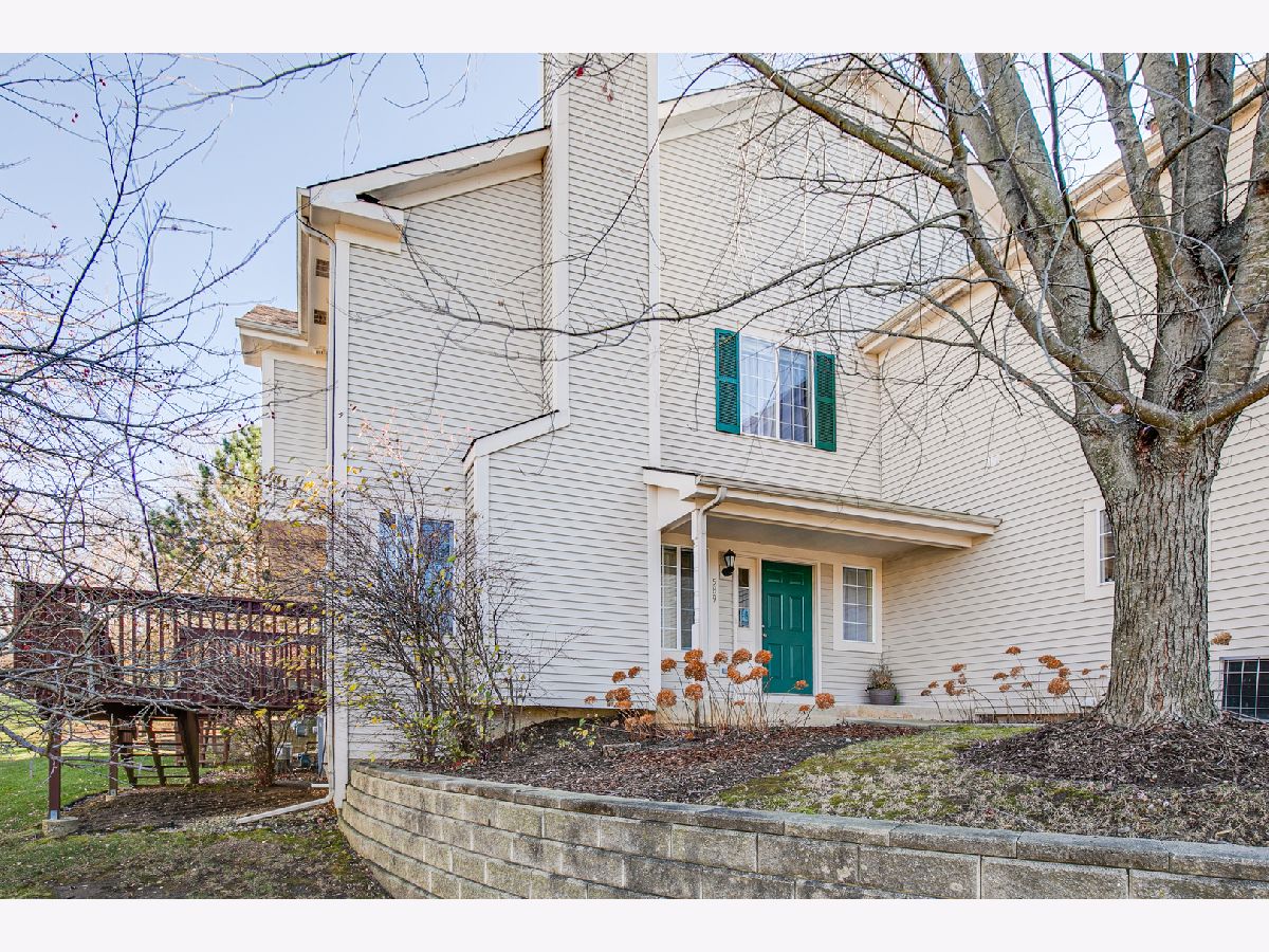 Townhomes & Condos Rented Fox Ridge Fox Lake Illinois, 589 Windsor