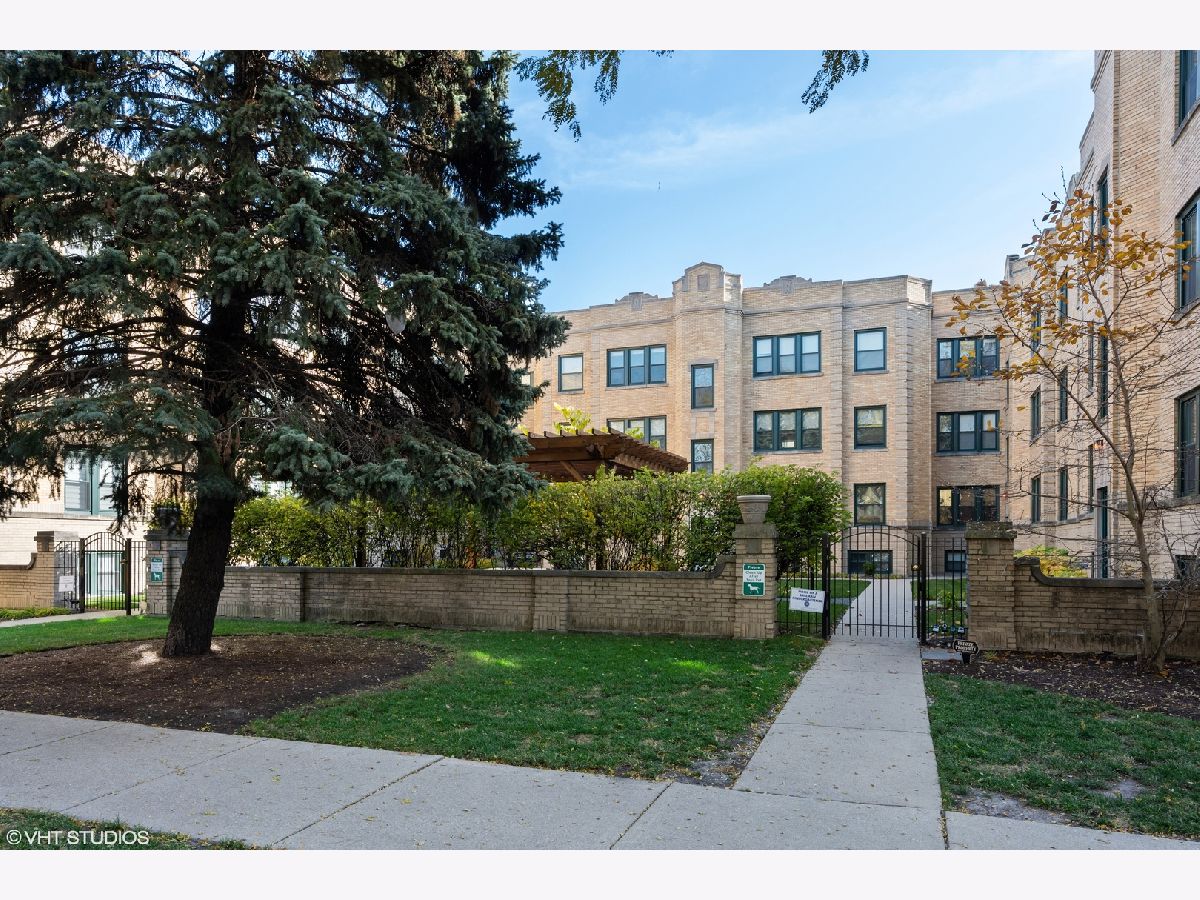 Condominiums Sold Mozart Court Chicago Illinois, 4039 Mozart
