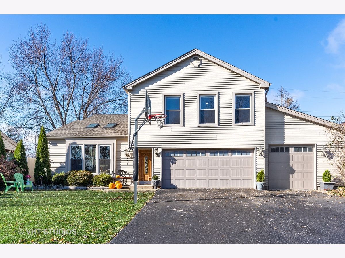 Homes Sold Country Green Deerfield Illinois, 708 Juneway