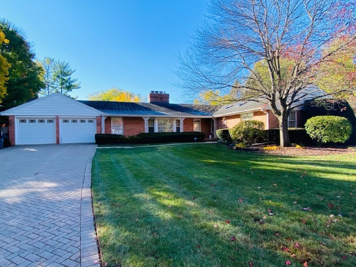 Homes Sold Burton Petit Estates Lake Forest Illinois, 875 Lane Lorraine