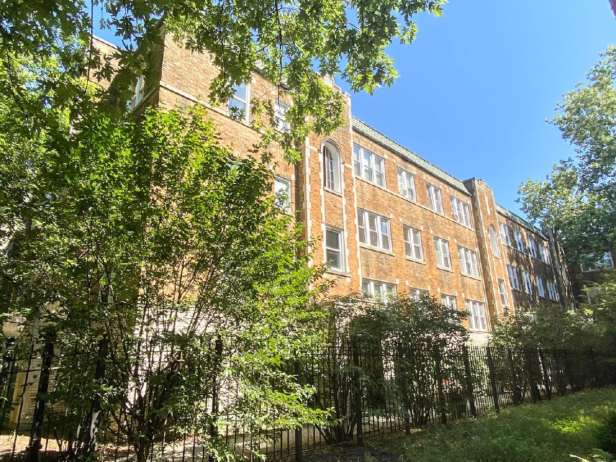 Condos & Townhomes Rented Wrightwood Neighbors Chicago Illinois, 611 Arlington