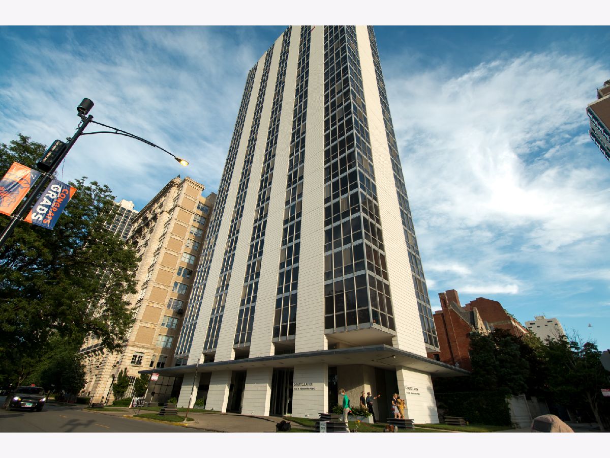 Condominiums Rented Constellation Chicago Illinois, 1555 Dearborn
