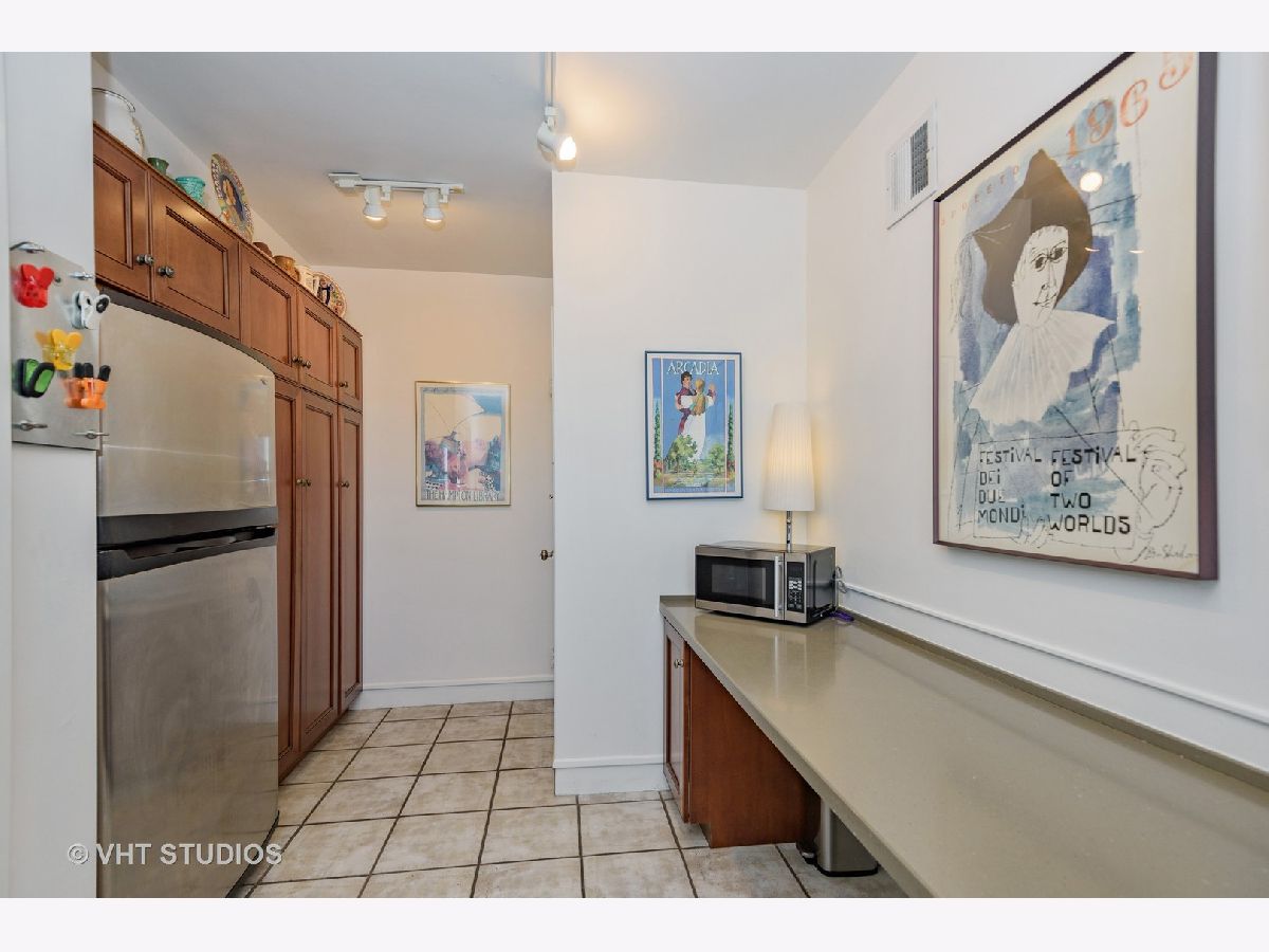 Condos & Townhomes Sold Ridge Davis Coop Evanston Illinois, 1585 Ridge