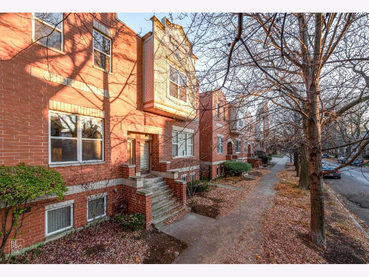 Townhomes Sold St Wenceslaus Square Chicago Illinois, 3445 Lawndale