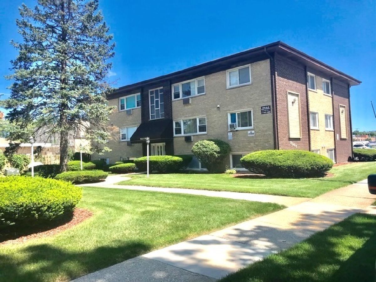 Condominiums Rented Villa Sanibel Lyons Illinois, 8504 45th