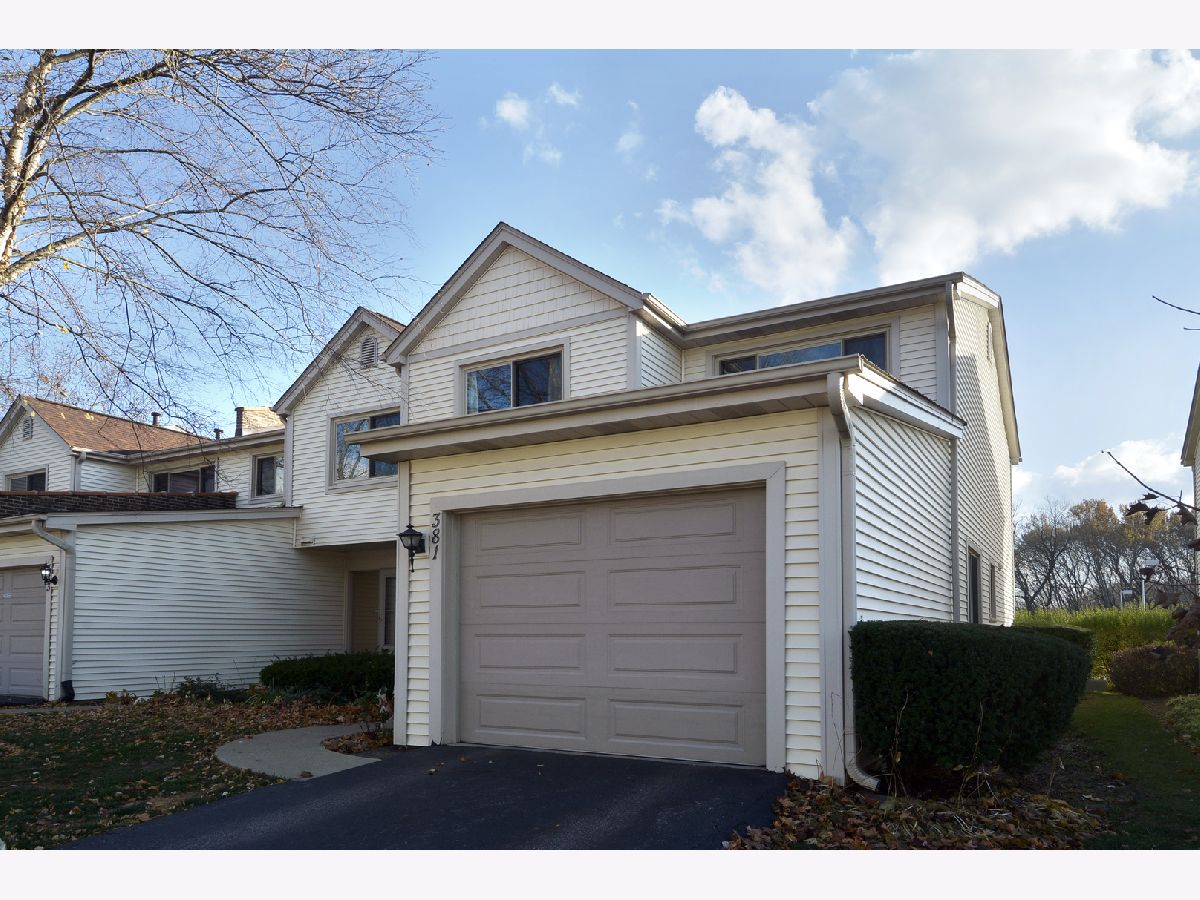 Townhomes & Homes Sold Forest Knoll Palatine Illinois, 381 Forest Knoll