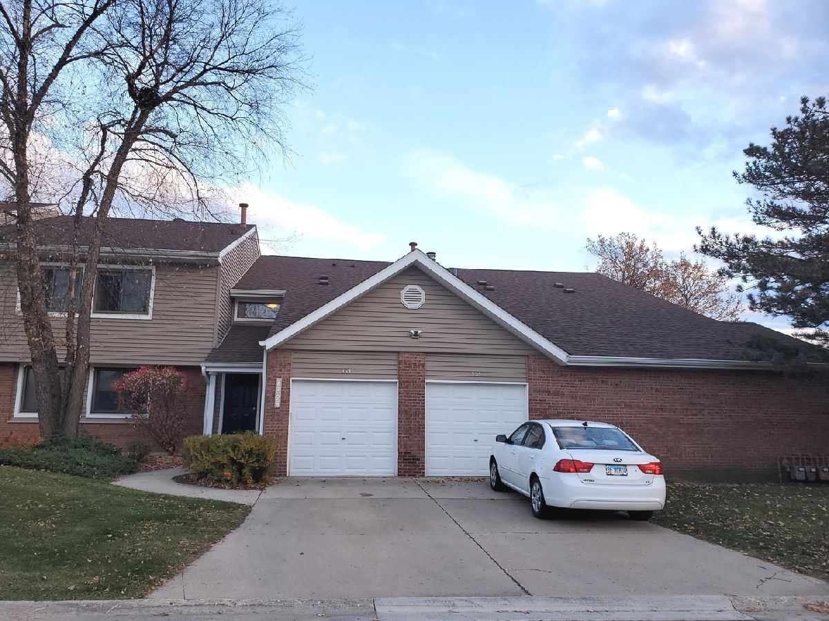 Townhomes & Condos Rented Hidden Lake Village Buffalo Grove Illinois, 958 Harvest