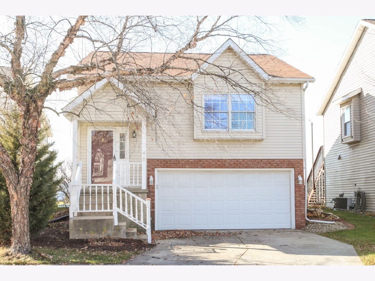Homes & Condos & Townhomes Rented Park Place Bloomington Illinois, 48 Parkshores