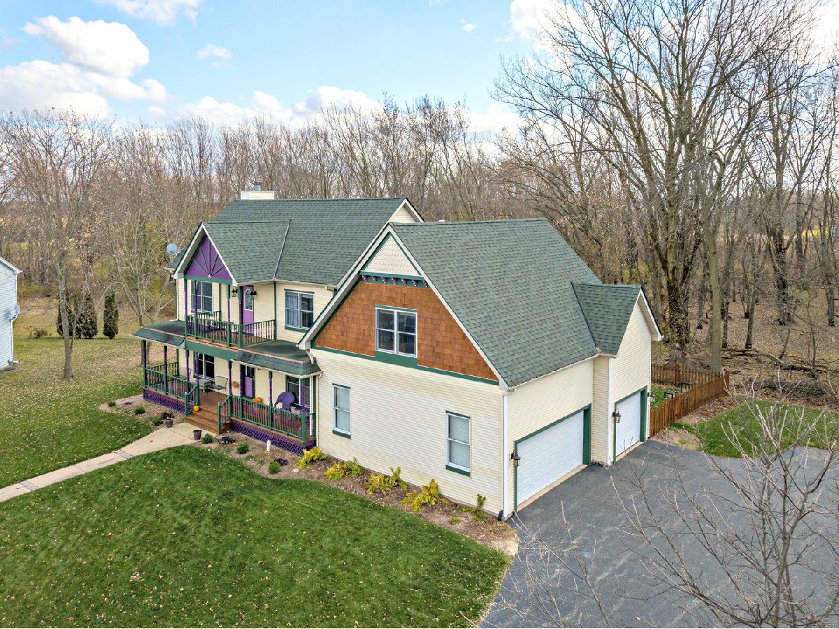 Homes Sold Victorian Country Woodstock Illinois, 171 Redwing