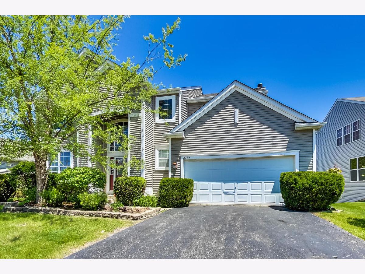 Homes & Condos & Townhomes Sold Valley Lakes Round Lake Beach Illinois, 2270 Cascade