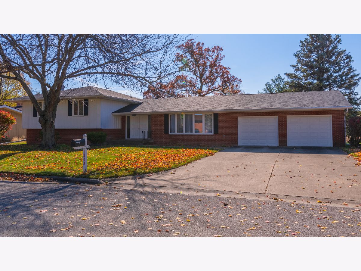 Homes Sold Mcculley Subdivision Pontiac Illinois, 1808 Derron