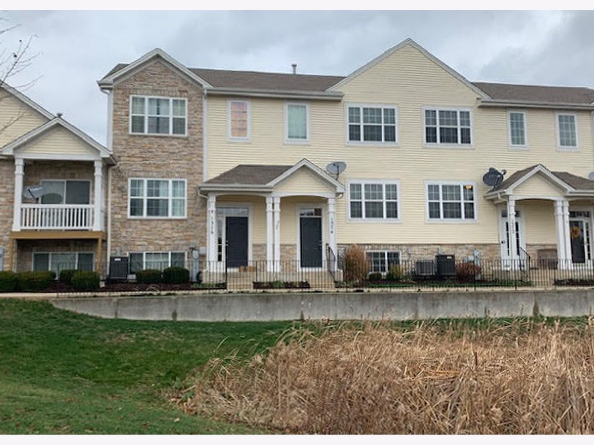 Townhomes Rented Timber Glenn Yorkville Illinois, 1374 Carolyn