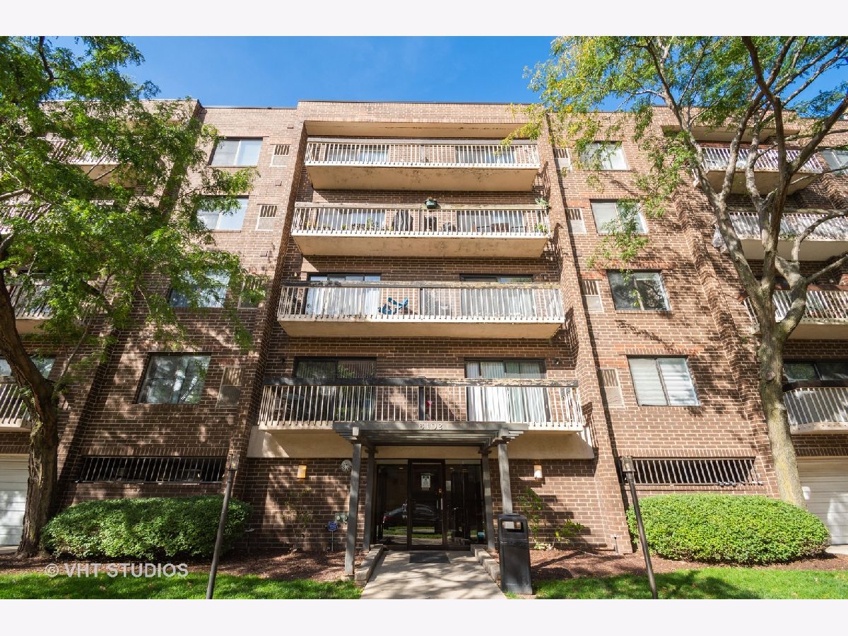 Condominiums Sold Sheridan Boardwalk Chicago Illinois, 6102 Sheridan