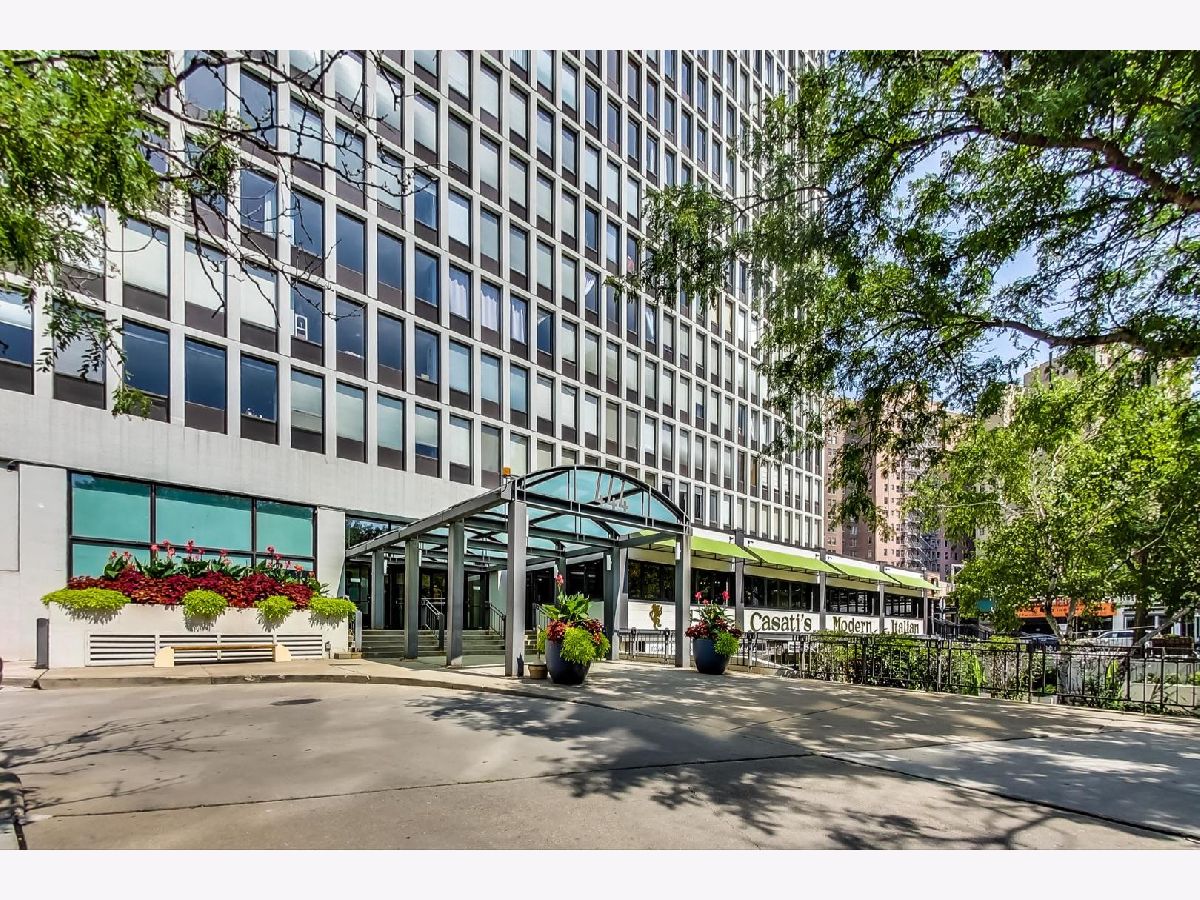 Condominiums Sold Park West Condos Chicago Illinois, 444 Fullerton