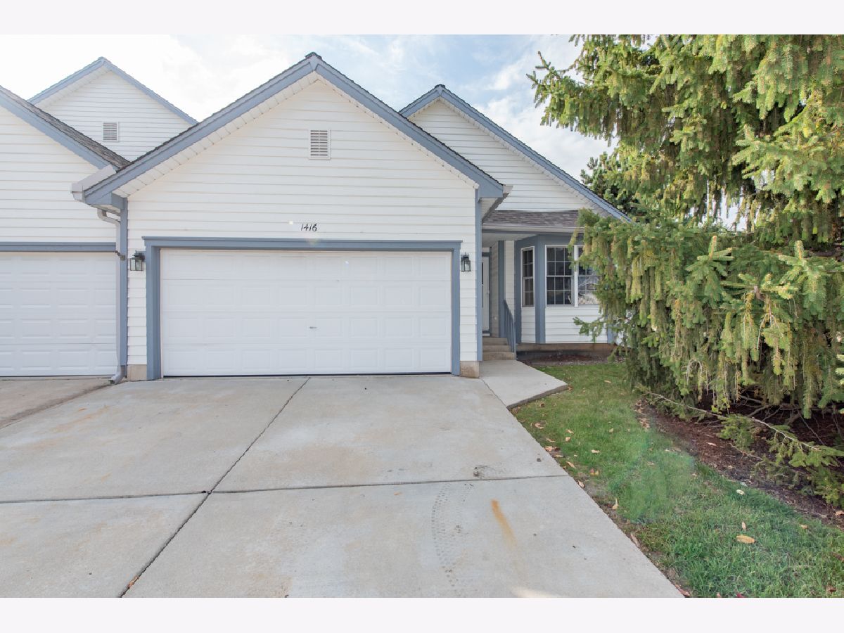Townhomes & Homes Sold Victorian Village Gurnee Illinois, 1416 Garnet