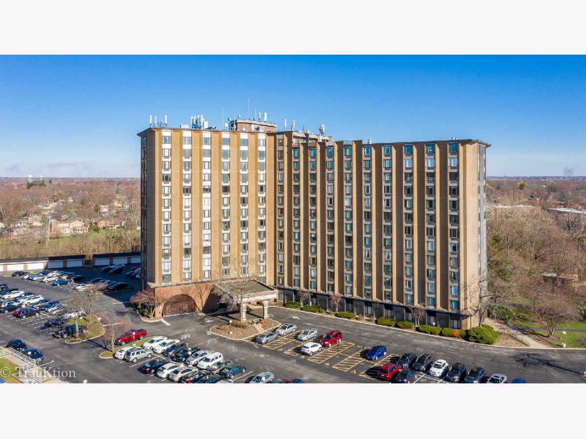 Condominiums Sold Renaissance Towers Palatine Illinois, 1 Renaissance