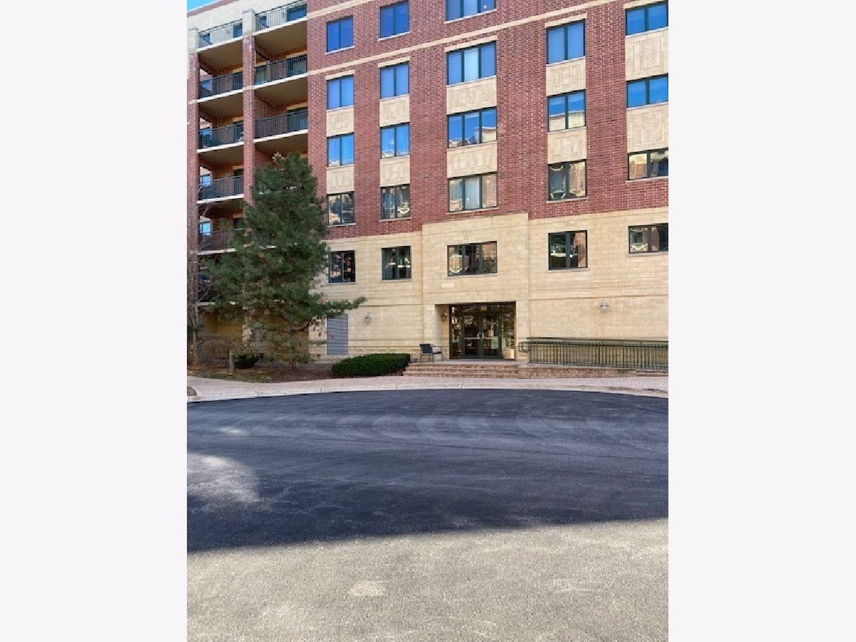 Condominiums Rented Village Centre Mount Prospect Illinois, 20 Main