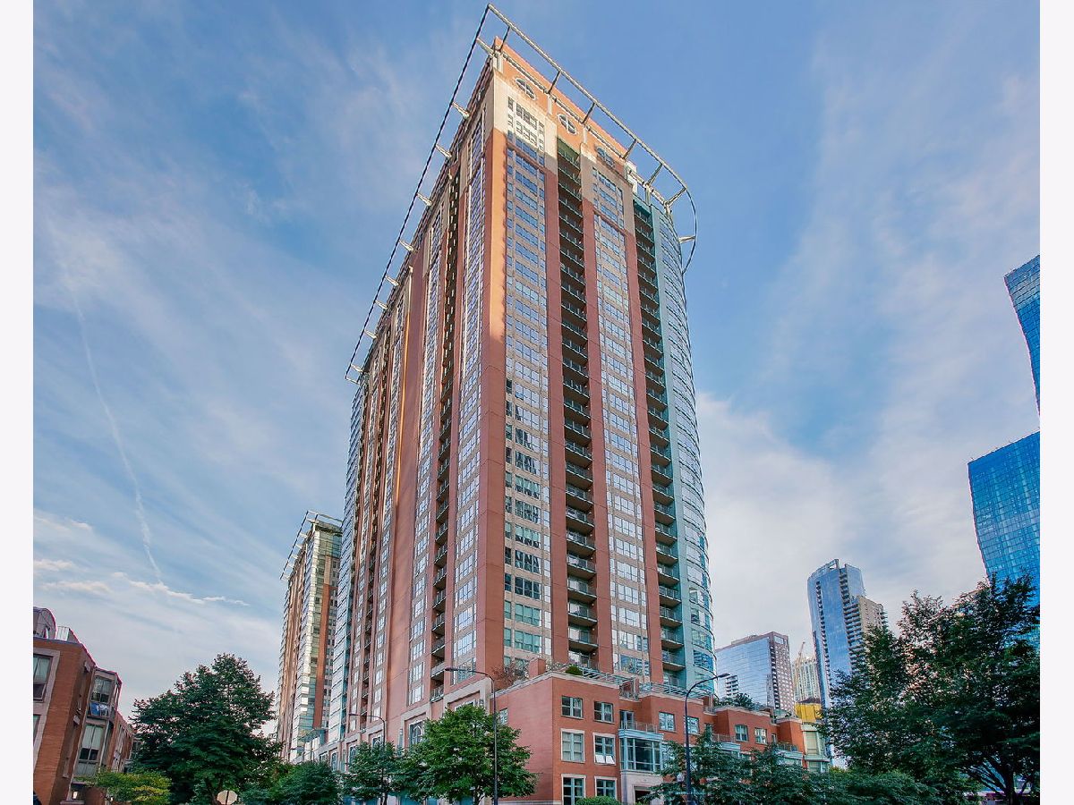 Condominiums Rented Riverview West Chicago Illinois, 415 North Water