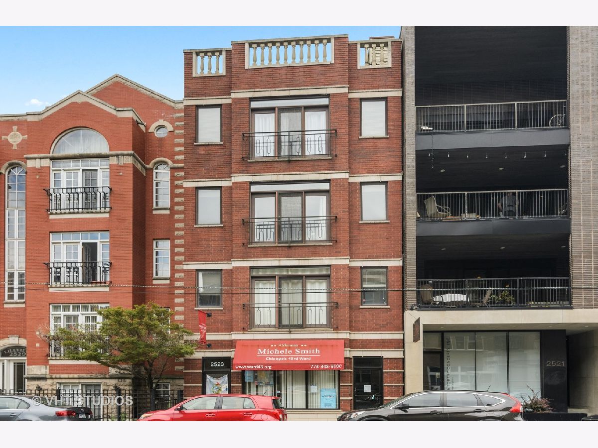 Condominiums Rented Park West Condos Chicago Illinois, 2523 Halsted