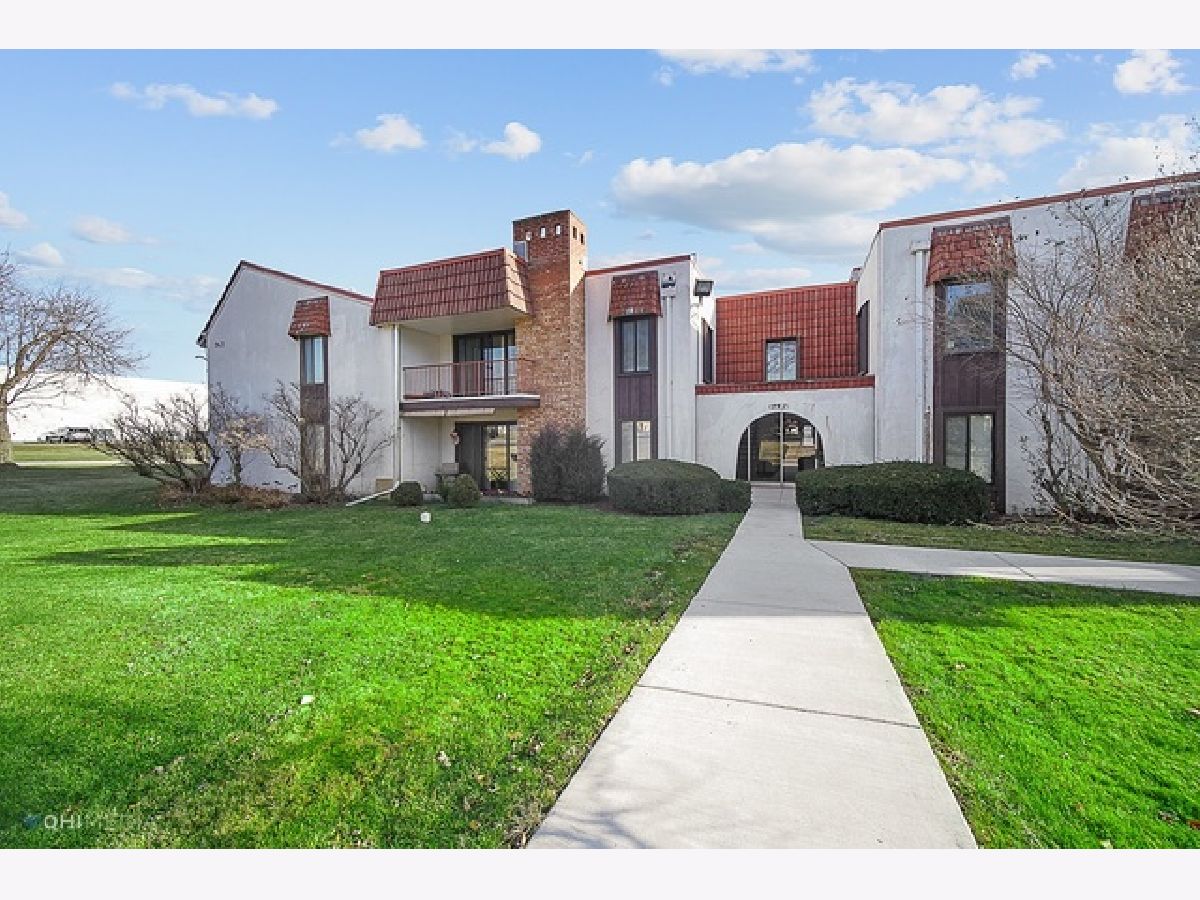 Condominiums Sold Spanish Courts Glendale Heights Illinois, 743 Fullerton