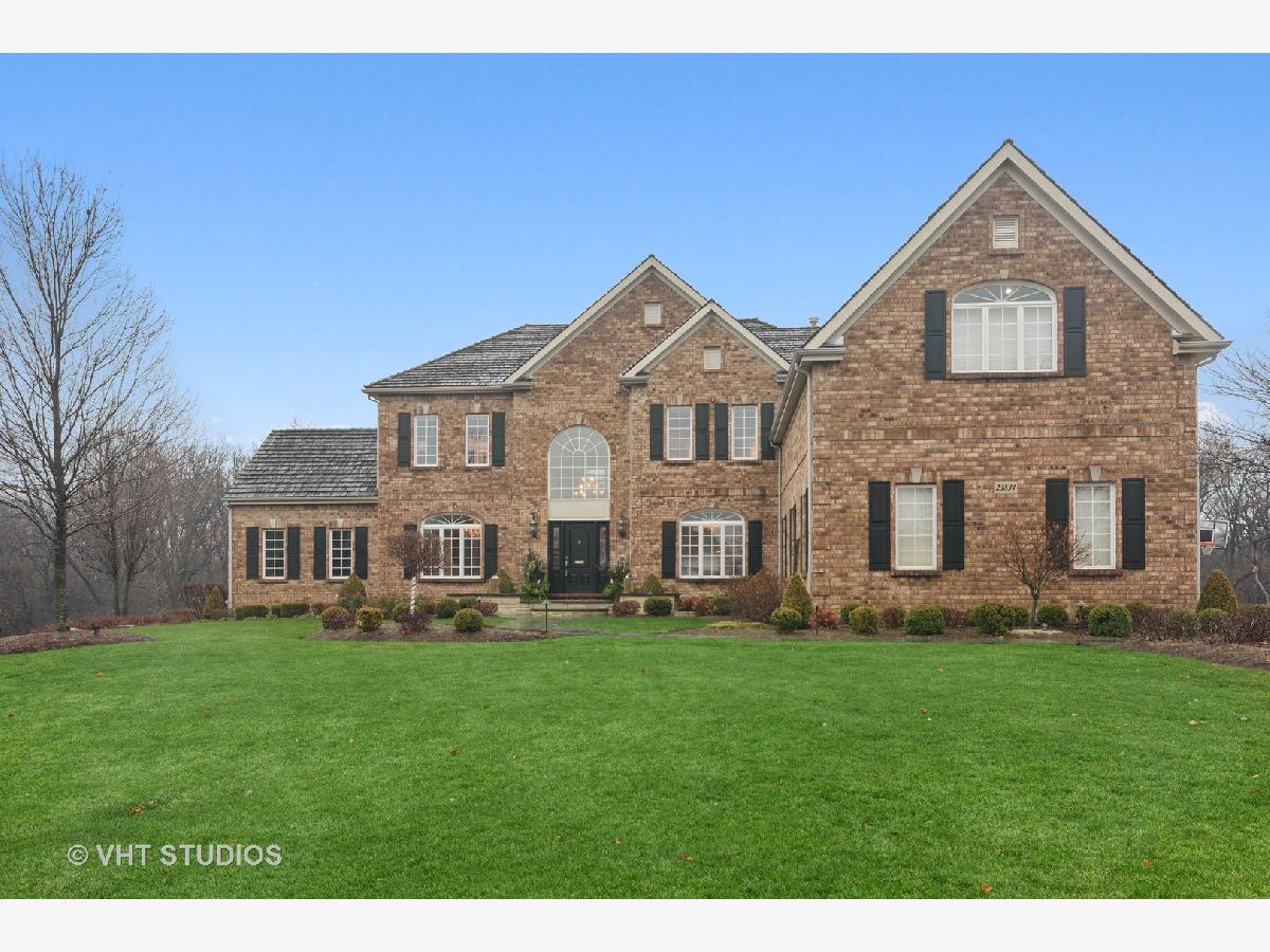 Homes Sold Estates At Lake Barrington Lake Barrington Illinois, 23834 Hillfarm