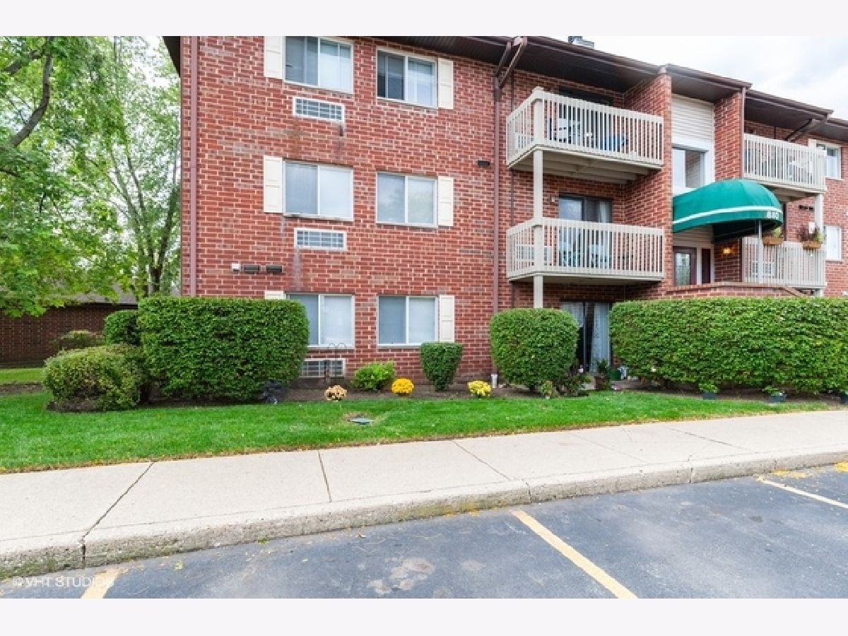 Condominiums Rented Lakewood Villas Vernon Hills Illinois, 880 Lakeside