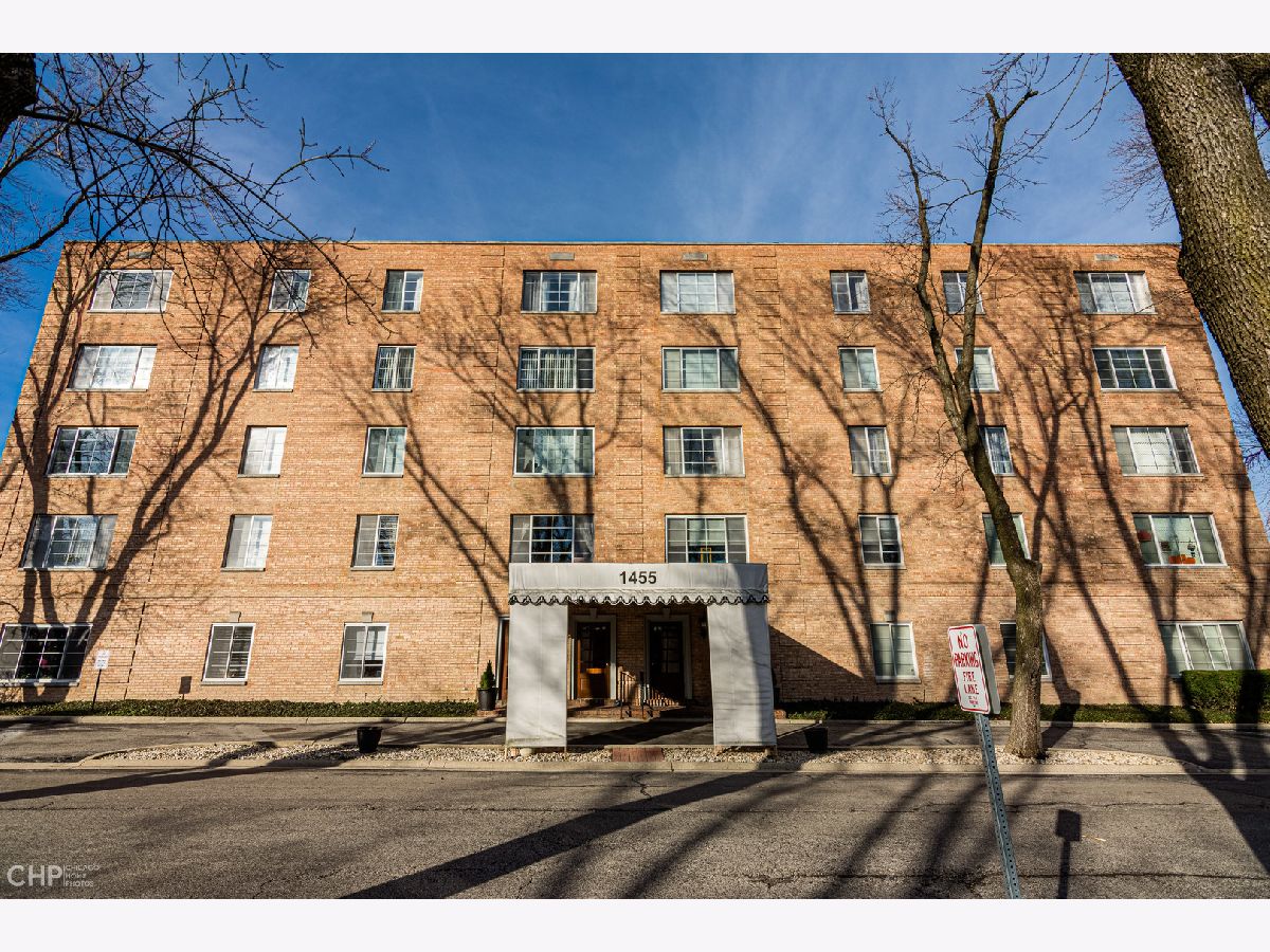 Condominiums Rented Citadel Northbrook Illinois, 1455 Shermer