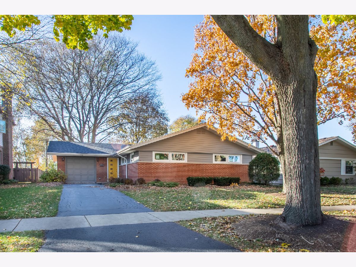 Homes Sold Greenview Estates Arlington Heights Illinois, 528 Phelps
