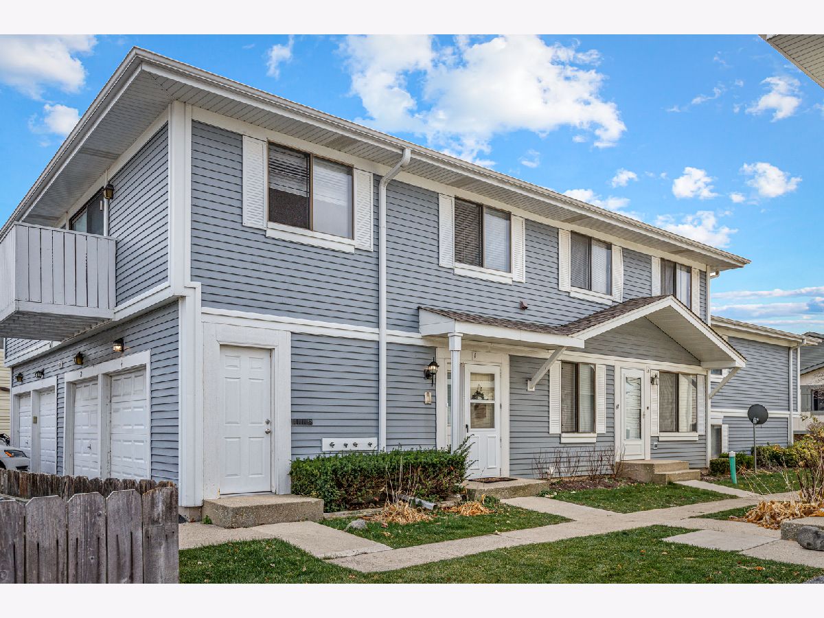 Townhomes & Condos Sold Winchester Warrenville Illinois, 2S763 Winchester