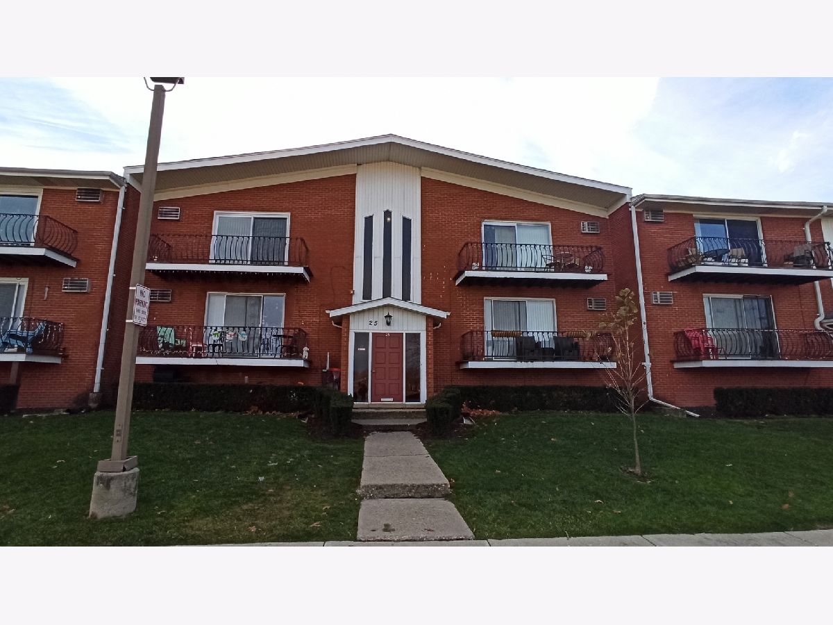 Condominiums Sold Willow West Westmont Illinois, 25 Willow