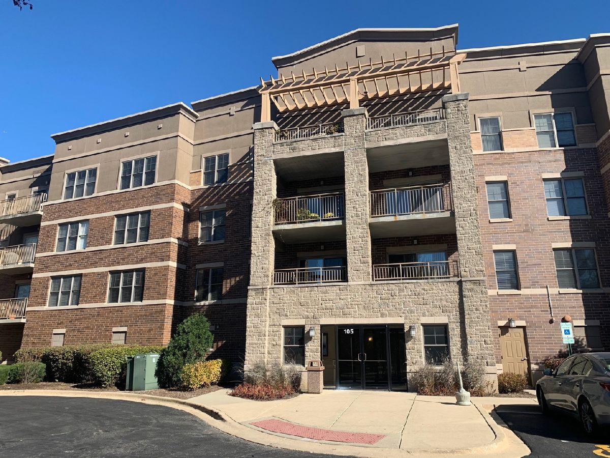 Medinah On The Lake Bloomingdale IL, Condominiums For Sale & For Rent