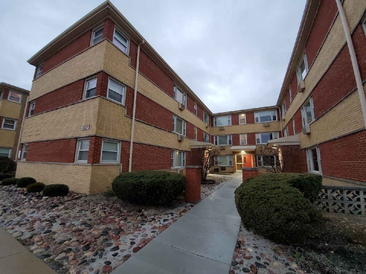 Condominiums Rented Coachlight Condos Forest Park Illinois, 1537 Harlem