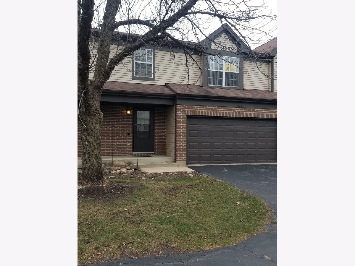 Townhomes & Homes Rented Old Oak Terrace Algonquin Illinois, 943 Old Oak
